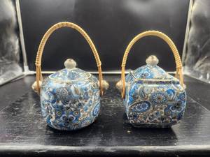 lot 315 image: Selection of 2 Royal crown Japan jam jars - Royal Paisley