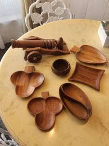 lot 278 image: Selection of wood trinket bowls and wood canon Salt and Peper mill