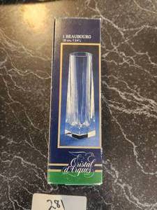 lot 281 image: Genuine lead crystal Beaubourg - vase in box