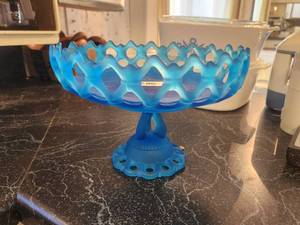 lot 286 image: Vintage Westmoreland glass doric - Lace Blue mist