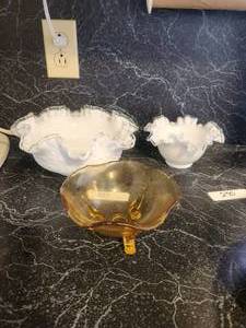 lot 291 image: Large and small Fenton silver crest bowls and an amber glass footed dish