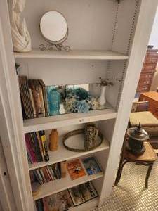 lot 363 image: Contents of shelves and bathroom closet