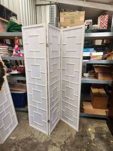 lot 24 image: Selection of 3 white room divider screens