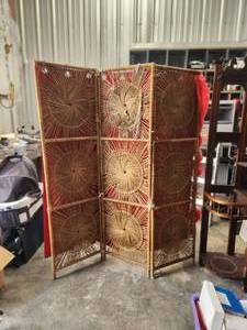 lot 30 image: Oriental room divider screen