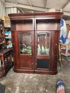 lot 51 image: Curio - electronics cabinet