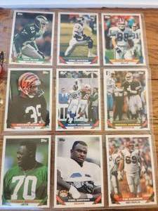 lot 40 image: Selection of football cards