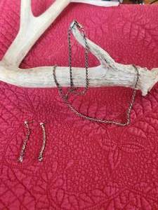 lot 68 image: Vintage necklace, bracelet, and earrings - .925 silver