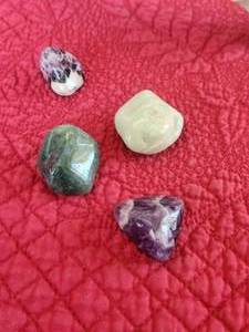 lot 98 image: Selection of green agate and amethyst