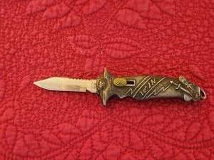 lot 175 image: Unique Tops pocket knife