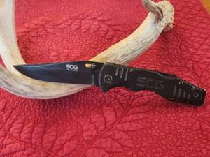 lot 177 image: SOG Salute mini - knife