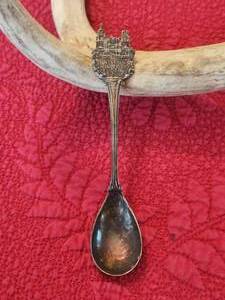 lot 176 image: Vintage collectible spoon of the Mission San Xavier Del Rae
