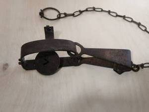 lot 192 image: Vintage trappers trap