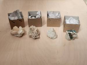 lot 198 image: Selection of geodes