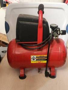 lot 202 image: Central Pneumatic 3-gallon air compressor