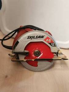 lot 204 image: Skilsaw circular saw