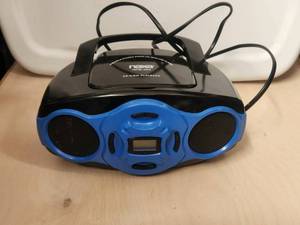 lot 215 image: Naxa NPB-264 portable radio-cd player