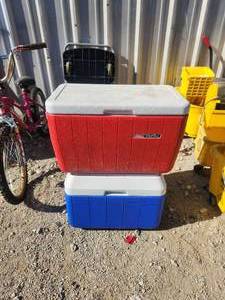 lot 96 image: Selection of 2 Coleman coolers