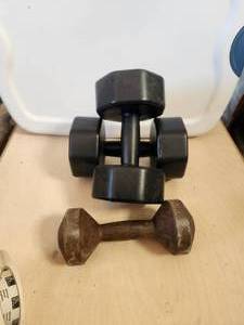 lot 227 image: Selection of 3 hand dumbbell weights