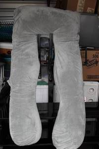 lot 32 image: Wrap around body pillow