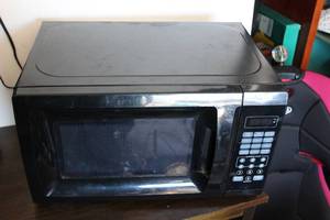 lot 54 image: Small Microwave