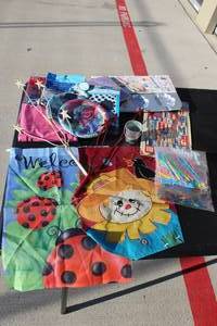 lot 71 image: Misc Party Items