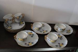 lot 83 image: Vintage Beautiful Hand Painted Snack Set