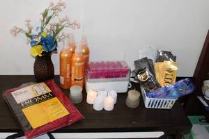 lot 89 image: Hair and skincare items as pictured