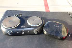 lot 69 image: General Electric Burners and Panini Maker