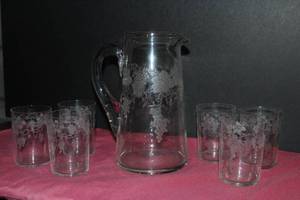 lot 120 image: Beautiful Etched Clear Glass Juice Pitcher and Matching Glasses