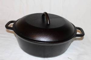 lot 148 image: Cast Iron 5 Quart Dutch Oven, Well Cared for