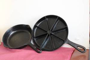 lot 173 image: Cast Iron Skillet and Cast-Iron Corn Bread Pan