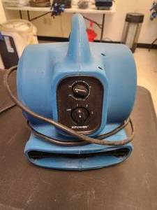 lot 117 image: X-Power P-230AT Air Mover