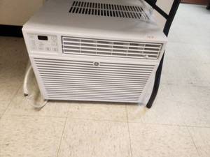 lot 47 image: GE programable window AC unit