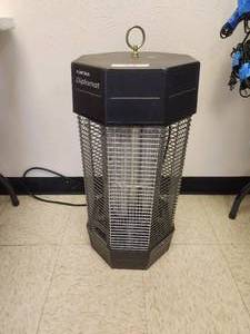 lot 32 image: Flotron Diplomat electric bug-zapper