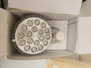 lot 27 image: Package of 2 LED Grow light bulbs - E27