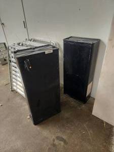lot 102 image: Selection of 2 Rocket ABS tanks - 18 gallon