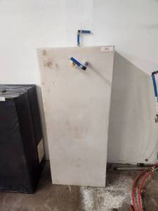 lot 103 image: Poly Water tank