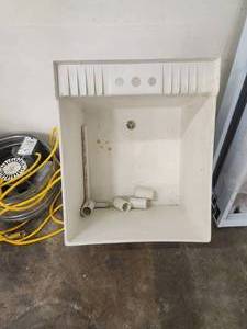 lot 122 image: Utility wall sink - 20 x 24 x 12