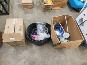 lot 153 image: Mixed lot of items