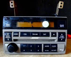 lot 18 image: 05 06 Nissan Altima Bose stereo 6 Disc CD System