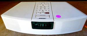 lot 73 image: AWESOME SOUND - BOSE Wave Radio AWR1-1W Off White AMFM AUXClock Radio $$$