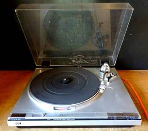 lot 235 image: BIG $ ITEM - JVC L-A31 Turntable Direct Drive Auto Return Direct-Drive Turntable wORTOFON FF 10 XE Stylus - WORKS GREAT