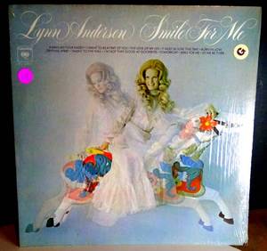 lot 175 image: VINTAGE ORIGINAL - Lynn Anderson Smile For Me (Vinyl LP, Columbia 1974)