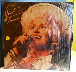 lot 221 image: VINTAGE ORIGINAL - Tammy Wynette Just Tammy 1979 LP Record Album Epic Records