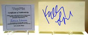 lot 310 image: HAND SIGNED INDEX CARD (3X5) BY ACTRESS KELLY LYNCH WCOA