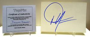 lot 320 image: HAND SIGNED INDEX CARD (3X5) BY COUNTRY MUSIC STARACTOR  DWIGHT YOAKUM WCOA