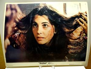 lot 329 image: 1972 VINTAGE MOVIE LOBBY CARD 11 X 14  - ASYLUM