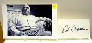 lot 362 image: HAND SIGNED INDEX CARD (3X5) BY LEGENDARY MULTI EMMY WINNER ACTOR ED ASNER - w 5 X 7 PHOTO