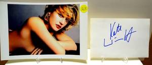 lot 363 image: HAND SIGNED INDEX CARD (4X6) BY TITANIC STAR KATE WINSLET WITH 5 X 7 PHOTO