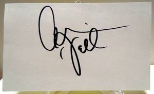 lot 365 image: HAND SIGNED INDEX CARD (3X5) BY ACTORCOMEDIENTV HOST ARSENIO HALL